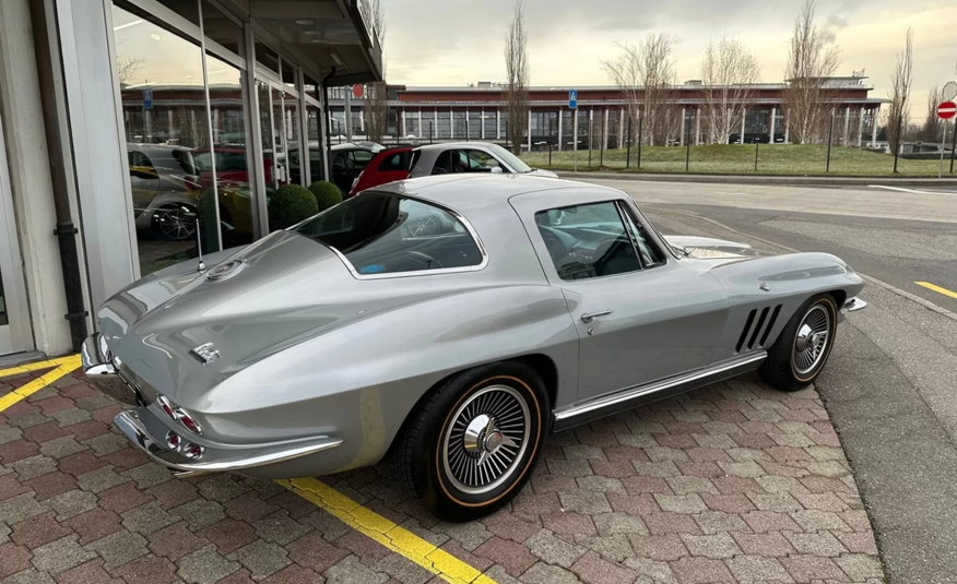 Chevrolet Corvette C2 Coupé