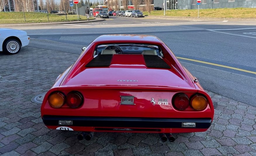 Ferrari 308 GTB Vetroresina