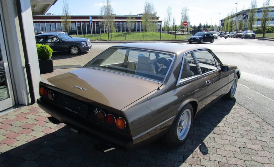 Ferrari 365 GT4 2+2