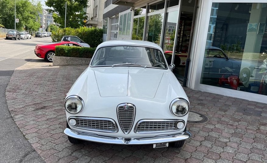 Alfa Romeo Giulietta 1300 Sprint Veloce