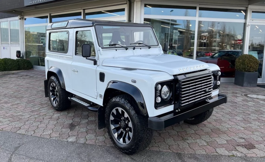 Land Rover Defender 90 Works V8 70th Edition