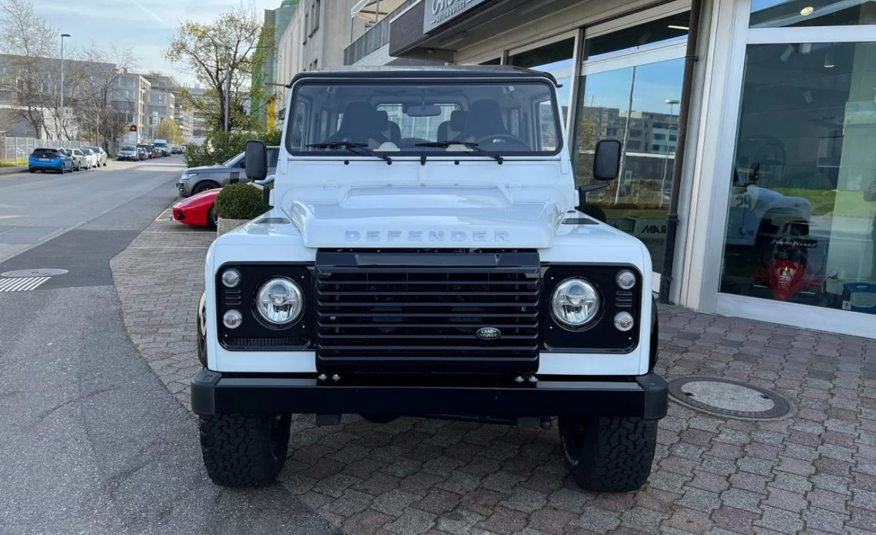 Land Rover Defender 90 Works V8 70th Edition