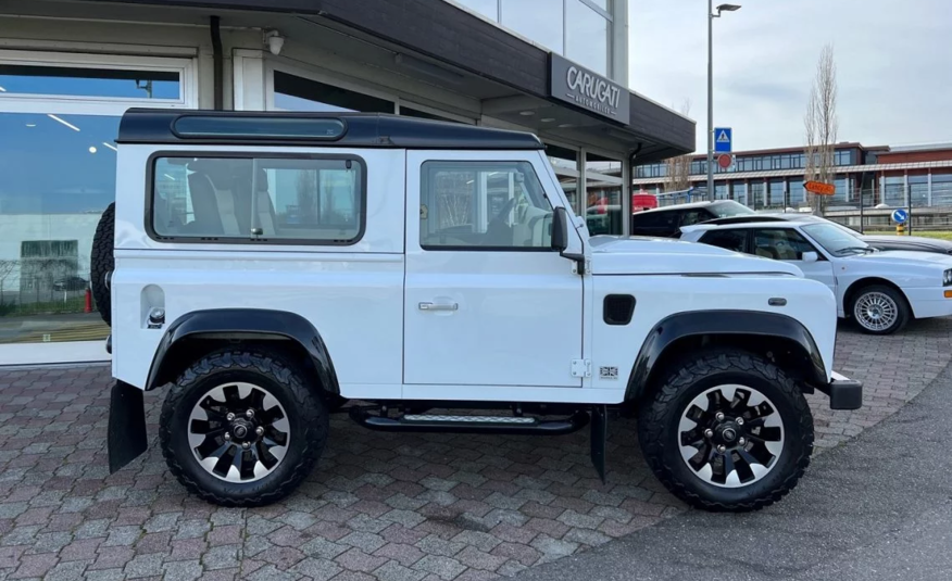 Land Rover Defender 90 Works V8 70th Edition