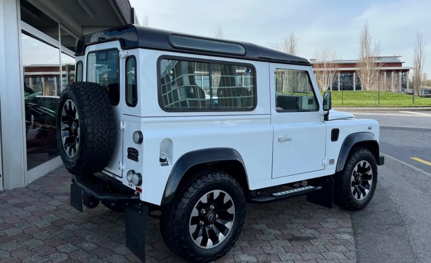 Land Rover Defender 90 Works V8 70th Edition