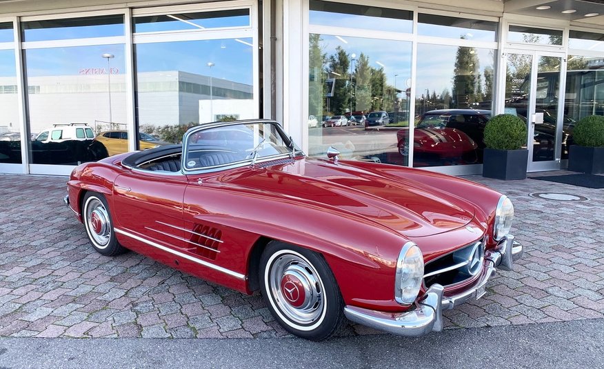 Mercedes-Benz 300 SL Roadster - rouge