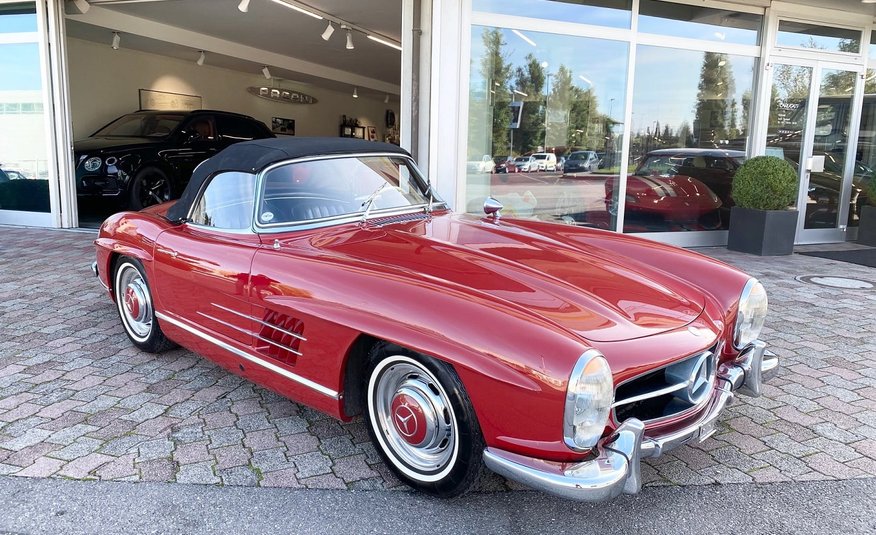 Mercedes-Benz 300 SL Roadster - rouge