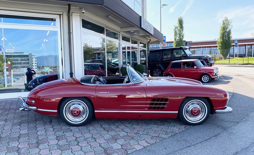 Mercedes-Benz 300 SL Roadster - rouge