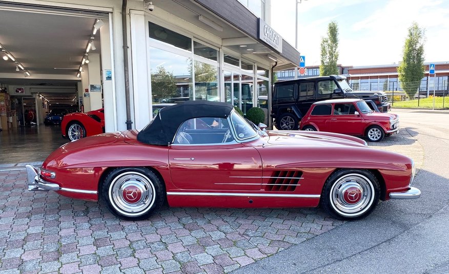 Mercedes-Benz 300 SL Roadster - rouge