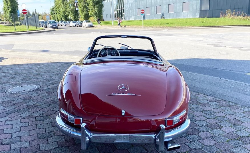 Mercedes-Benz 300 SL Roadster - rouge