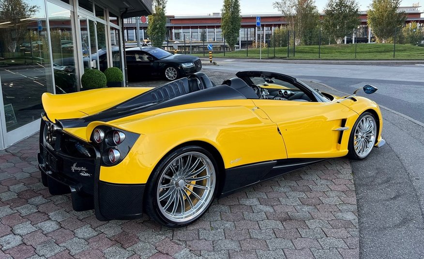 Pagani Huayra Roadster