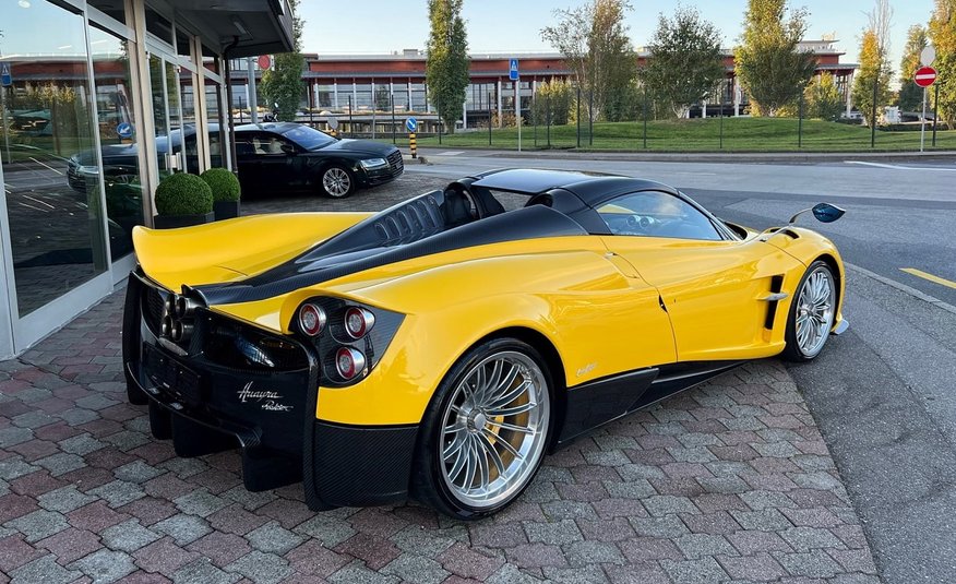 Pagani Huayra Roadster